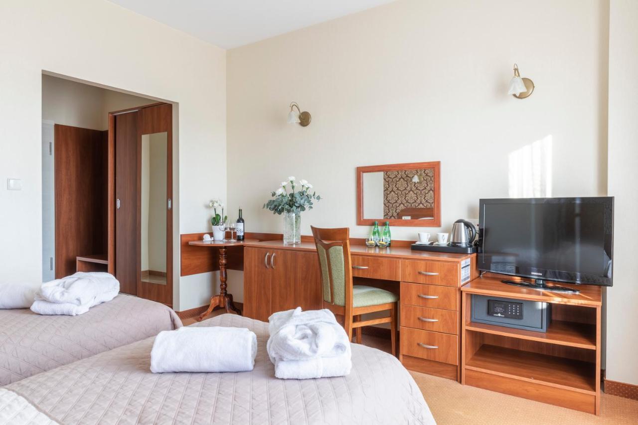 Bursztyn - Bernstein Spa & Wellness ดอมกี ภายนอก รูปภาพ